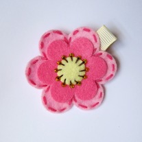 Felt flower clip, Pink/Yellow