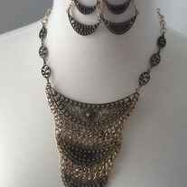 Metal Smiles Necklace Set