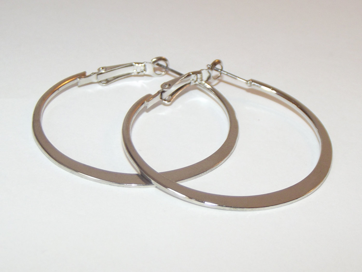 Cool 70s Vintage Earring Silver Hoop Earring 2 inch Womans Earrings on