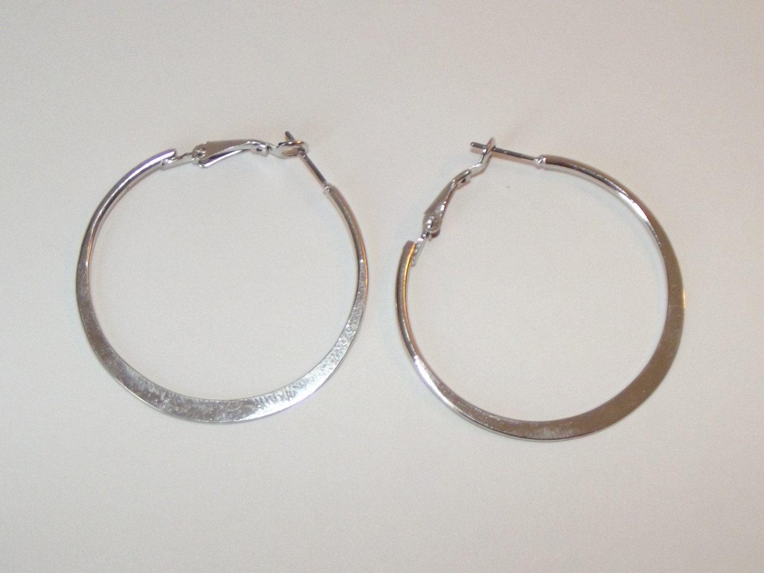 Cool 70s Vintage Earring Silver Hoop Earring 2 inch Womans Earrings on