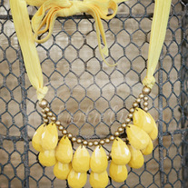 knotiebib ~yellow