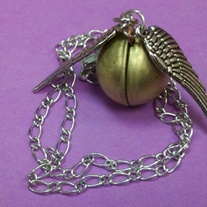 Golden_snitch_with_chain_medium