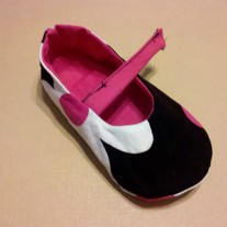 Reversible Mary Jane Black, White, Pink Daisies