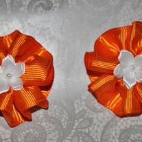 Orange_bows_medium