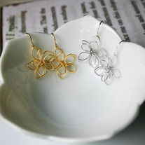 Daisy Dangle 