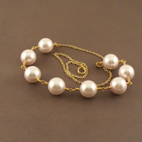 Asymmetrical Pearl Necklace