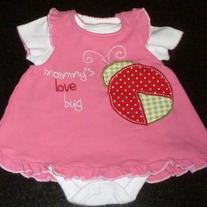 White Onesie with Pink Overlay Mommy's Love Bug-Wishes and Kisses Size 0-3 Months  CLM1