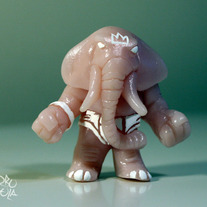 ELEPHANTOS "GRAPE KING GHOSTER" color changing resin figure