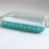 Pyrex #548-B 1 1/4 qt Aqua Snowflake Casserole with Lid