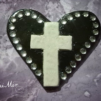 Heart Shaped Cross Brooch - Ophelia 