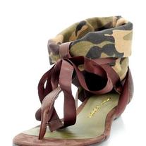 01548890_camouflage_1_medium