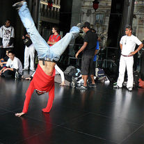 Break-dance48112533753886390_medium