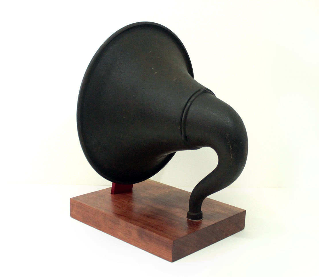 iHorn iPhone Acoustic Speaker Horn Vintage Radio look Old Time