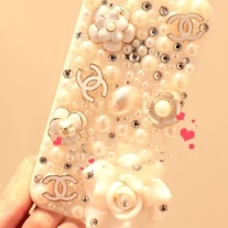 Biing White Flowers With White Logo On All White Pearls Case For iPhone 4 