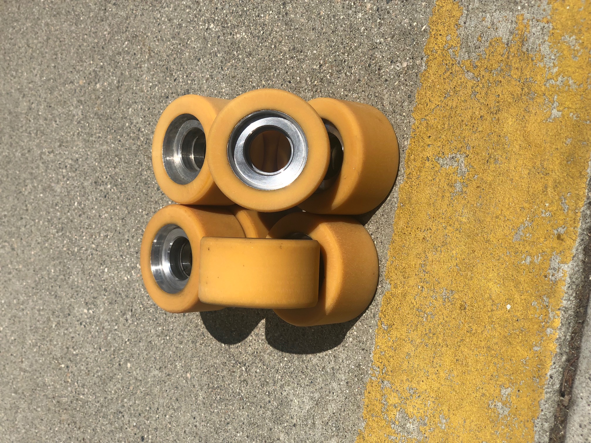 Labeda Elegant Freestyle Roller Skate Wheels with Metal Hub · SK8