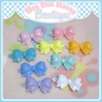 Tiny Treat Hair Clip - Bow