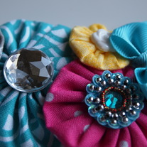Large teal, grey and yellow cluster