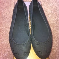 Gucci  Black Jelly Flat/Rubber (38) 8