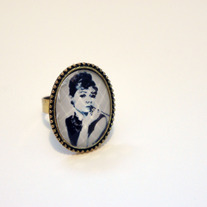 Audrey4_medium
