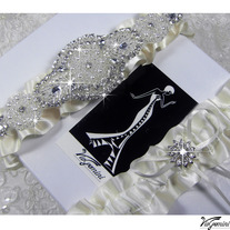 Wedding_20garter_20set_20satin_20ribbon_20rhinestone_20applique_20viogemini2_medium