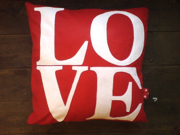 L_o_v_e_cushion_2b_-_%c2%a335_original