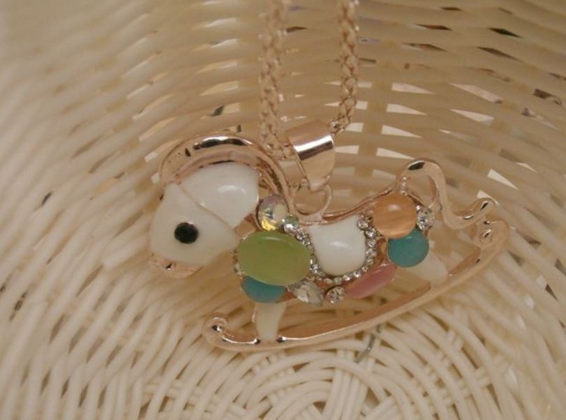 Q Teen French Romantic Creamy Pony Horse Necklace Jewelry Accessories Women Girl Gift Q Teen French Romantic Creamy Pony Horse Necklace Jewelry Accessories Women Girl Gift