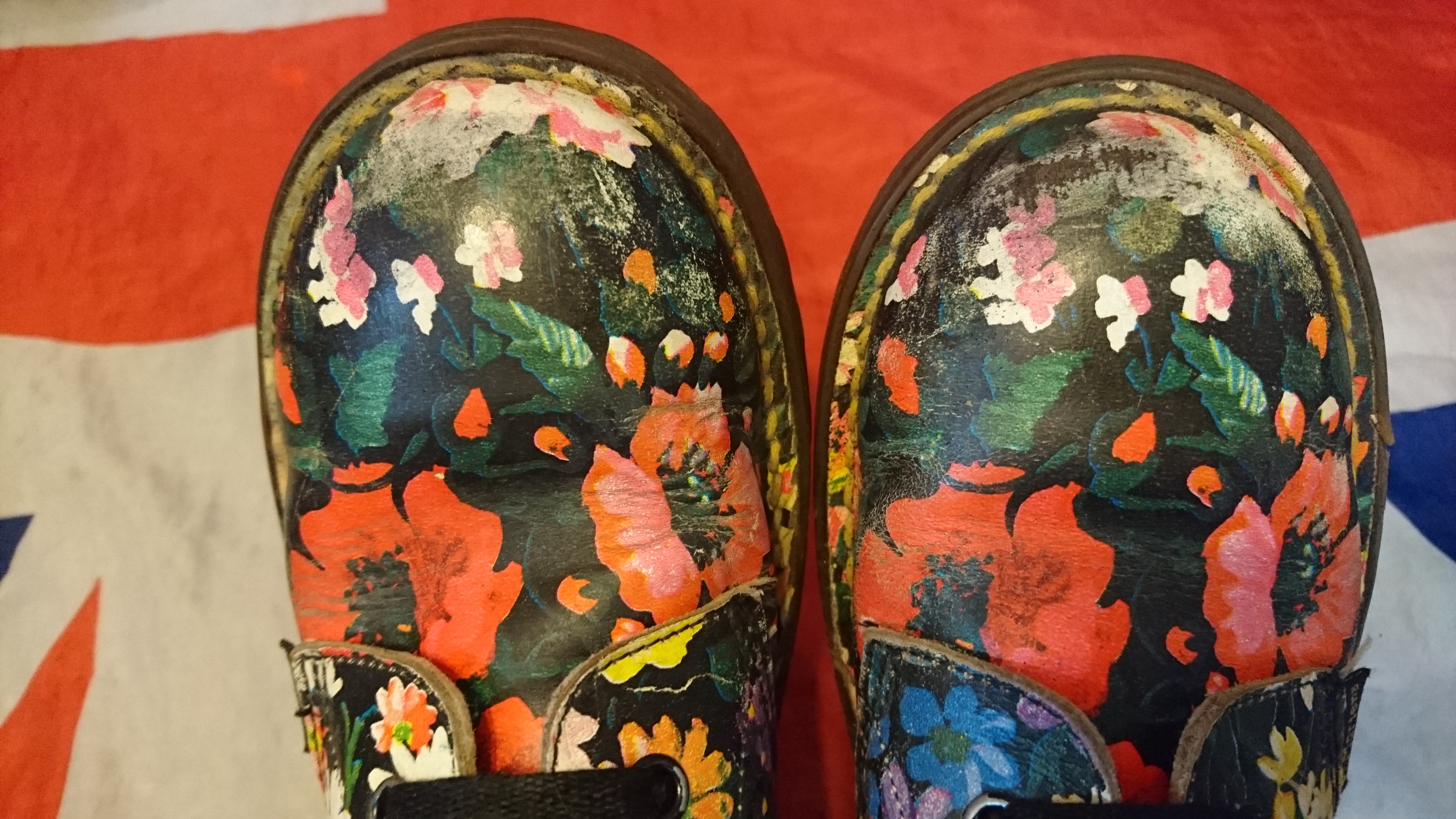 kids floral dr martens