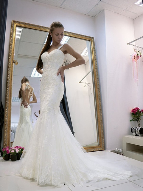 sleeveless mermaid wedding dress